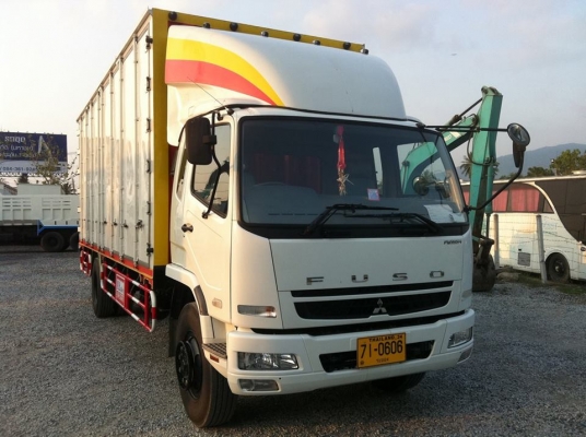 MITSUBISHI FUSO 6 ล้อตู้บรรทุก 10 บาน
