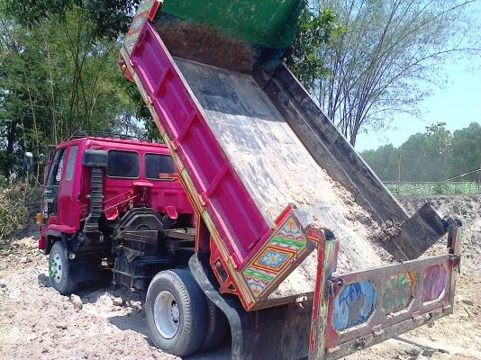 หกล้อ ISUZU-FRR ร็อกกื้195แรง ยาง8.25"ราคา845000บ.ต่อรองครับ