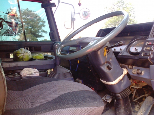 หกล้อ ISUZU-FRR ร็อกกื้195แรง ยาง8.25"ราคา845000บ.ต่อรองครับ