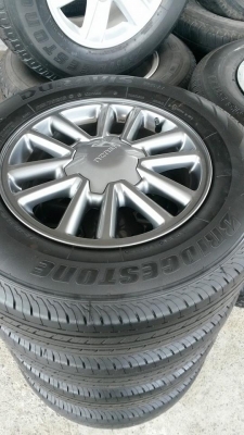 แม็กพร้อมยางตุ่มที่หน้ายังอยู่ อีซูสุ เอ็กซ์ ซีรี่ สีรมดำ ไร้ริ้วรอย