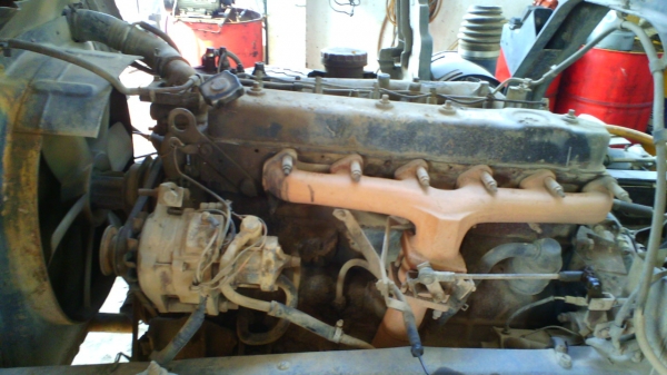 หกล้อ ISUZU FSR11HK บรรทุกน้ำ ๘ ๐๐๐ ลิตร