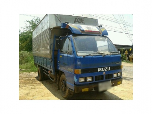ขายISUZU NKR 110แรง เครื่องดี แชสซีสวย เอกสารพร้อมโอน