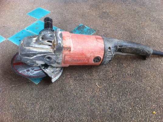 เครื่องเจียรไฟฟ้า 7" Angel Grinder maktec MT900