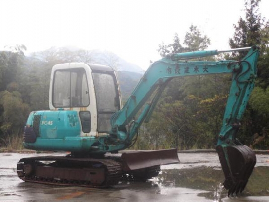KOMATSU PC45-1 รถขุดเก่านอกนำเข้าจากญี่ปุ่น KOMATSU PC45-1 รถขุดเก่านอกนำเข้าจากญี่ปุ่น