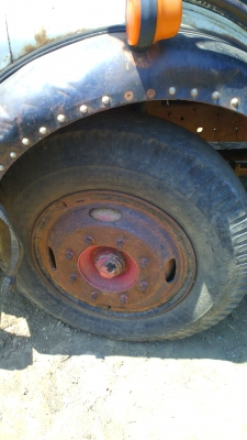 หกล้อเบ้นซ์ เครื่องหกสูบ มีวินซ์ลาก มีทะเบียน