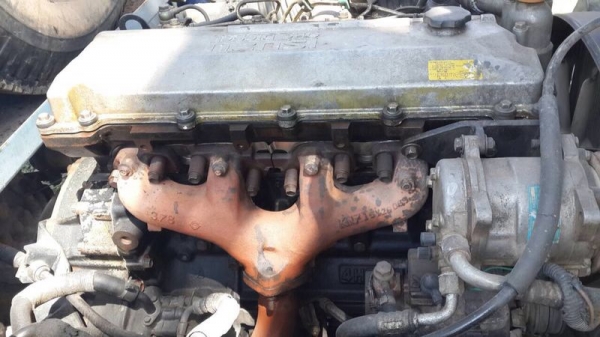 รถอีซูซุ 6 ล้อดั้ม NPR 120 แรงม้า. ปี 42  สนใจติดต่อ 081 - 6079515