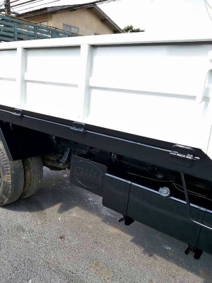 รถอีซูซุ 6 ล้อดั้ม NPR 130 แรงม้า. ปี 49  สนใจติดต่อ 081 - 6079515