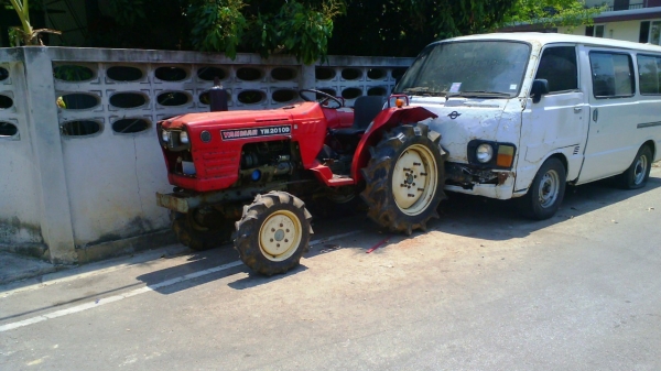 รถไถ YANMAR YM2010 D รถเก่าญี่ปุ่นแท้ แถมฟรี จอบหมุนพร้อมใช้ ๑ ชุด