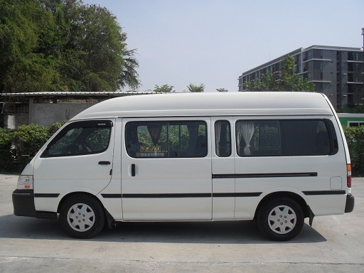 ขายรถตู้หลังคาสูง ปี2002 สภาพดี พร้อมใช้