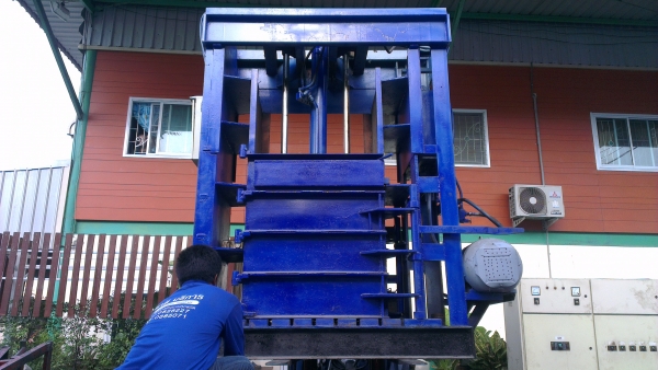 Sell> ขายเครื่องอัดกระดาษ/อัดกระป๋อง ไฮดรอลิค ตัวใหญ่ พร้อมใช้งานครับ เครื่องสภาพสวยครับ อัดได้ทุกประเภท กำแพงแสน นครปฐมครับ