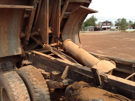 ขาย 6 ล้อหัวยาวดั้มสภาพพร้อมใช้งาน ไม่มีทะเบียน คัสซีสวยจัดตลอดเส้นไม่มีบวม เครื่อง DA120 ช่วงล่างเดิม สนใจอยากได้ไปใช้งานต่อรองราคาได้ครับ