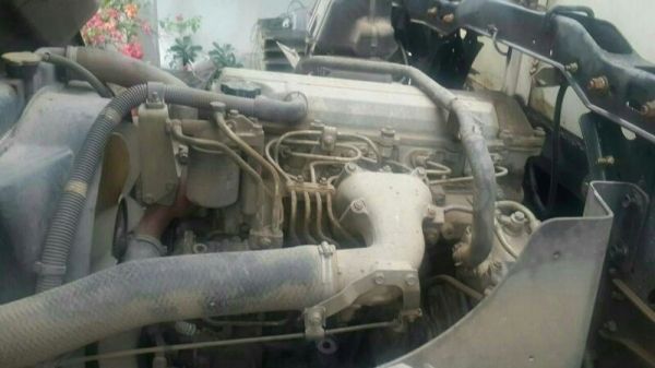 รถฮีโน่ 6 ล้อ ( ไม่ดั้ม )  150 แรงม้า. ปี 48  สนใจติดต่อ 081 - 6079515