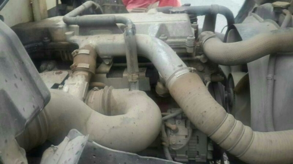 รถฮีโน่ 6 ล้อ ( ไม่ดั้ม )  150 แรงม้า. ปี 48  สนใจติดต่อ 081 - 6079515