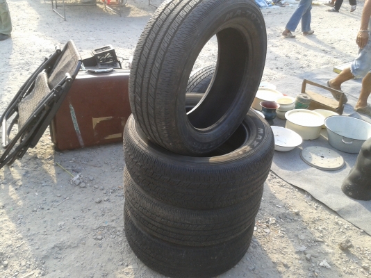 ยางขอบ 235/60/17 ดอกเต็มๆ ขาย 2500