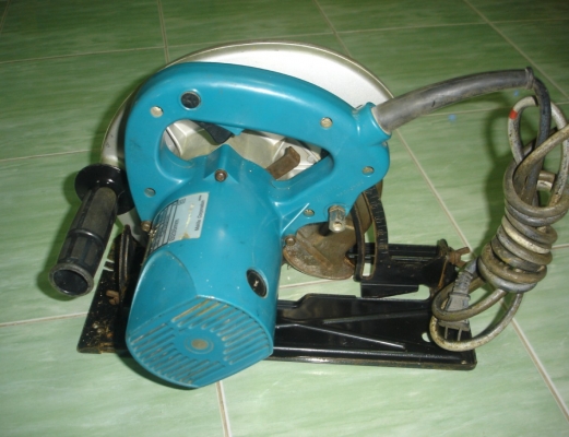 ขายเลื่อยวงเดือนไฟฟ้า ยี่ห้อ makita รุ่น N5900B ขนาด 9-1/4"