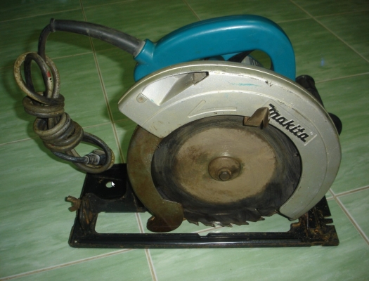 ขายเลื่อยวงเดือนไฟฟ้า ยี่ห้อ makita รุ่น N5900B ขนาด 9-1/4"