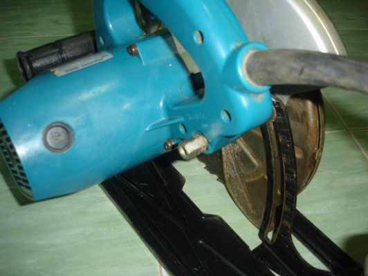 ขายเลื่อยวงเดือนไฟฟ้า ยี่ห้อ makita รุ่น N5900B ขนาด 9-1/4"