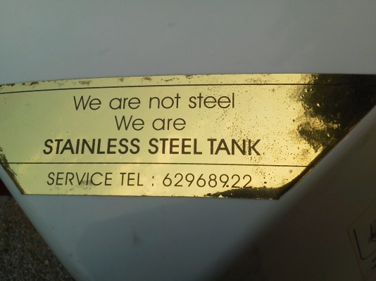 เครื่องทำน้ำอุ่นไฟฟ้า L A.ขนาดถังใหญ่ 30ลิตร ตัวถังเป็นสแตนเลสมีฉนวนกันความร้อนรอบถังl ขนาด 1550 W. (กินไฟน้อยกว่าที่มีขายในบ้านเราหลายเท่าและต่อท่อไปใช้งานได้หลายจุด)ในตัวเครื่องมีระบบป้องกันต่างๆ
