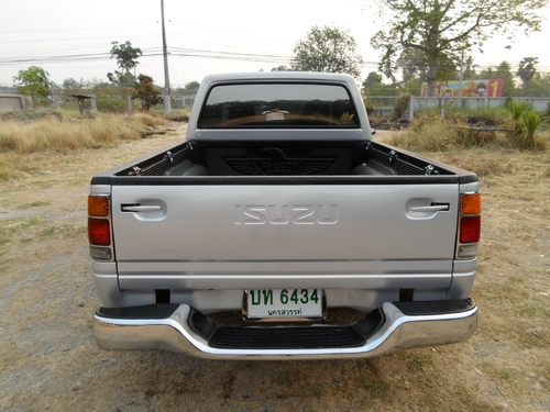 ขาย  ISUZU 2.5 SL SPACECAB