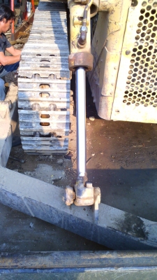 รถแทรคเตอร์ CAT D4 E รถสวยทรงคุณค่า มี เอกสารอินวอยล์ ชอบราคาเท่าไร ต่อรองกันได้ครับ