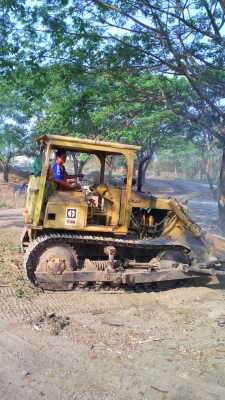 รถแทรคเตอร์ CAT D4 E รถสวยทรงคุณค่า มี เอกสารอินวอยล์ ชอบราคาเท่าไร ต่อรองกันได้ครับ