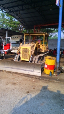 รถแทรคเตอร์ CAT D4 E รถสวยทรงคุณค่า มี เอกสารอินวอยล์ ชอบราคาเท่าไร ต่อรองกันได้ครับ