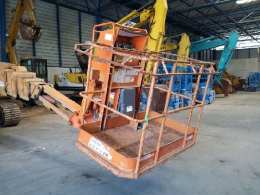 ขายรถกระเช้า HITACHI HX220B