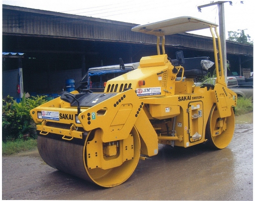 รถบดถนนสั่นสะเทือนล้อเหล็กคู่ SAKAI รุ่น SW652H-1K