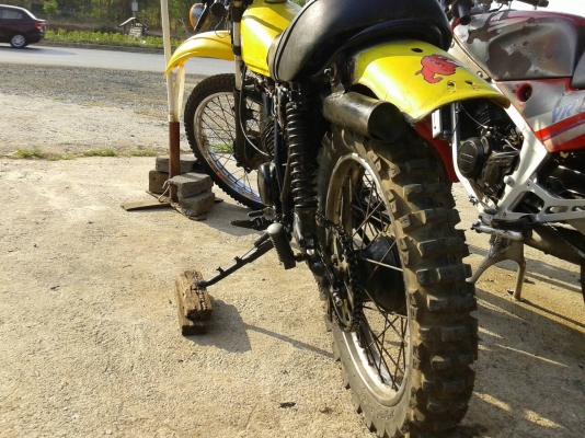 ขาย YAMAHA DT 100 ENDURO เหลืองขมิ้น เครื่องติดขับได้  7,000(ขายแล้วครับ)