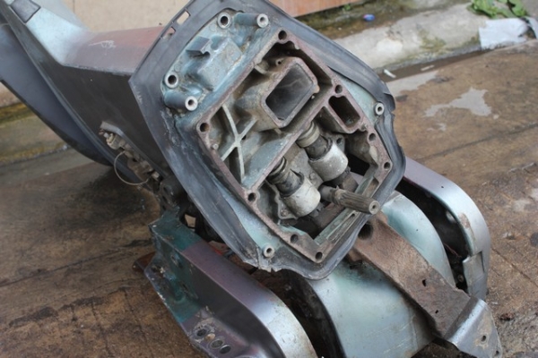 ขายท่อนหางพร้อมใบพัด เครื่องYAMAHA 60 แรง