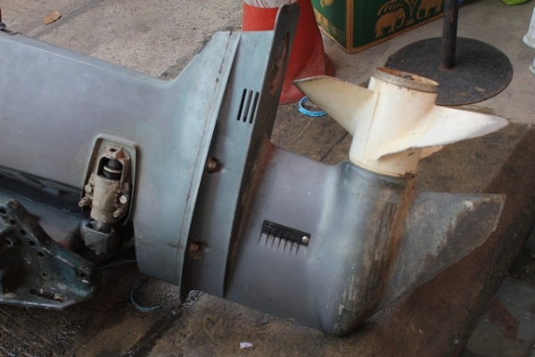 ขายท่อนหางพร้อมใบพัด เครื่องYAMAHA 60 แรง