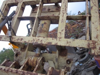 ขาย - งากระดกได้ ดั๊มได้ หิ้งฟอร์ค (ตัวเท) สำหรับรถยก โฟล์คลิฟท์ 2.5  ตัน สภาพสวย พร้อมใช้งาน