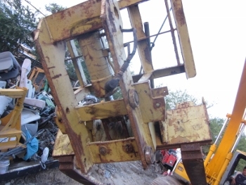 ขาย - งากระดกได้ ดั๊มได้ หิ้งฟอร์ค (ตัวเท) สำหรับรถยก โฟล์คลิฟท์ 2.5  ตัน สภาพสวย พร้อมใช้งาน