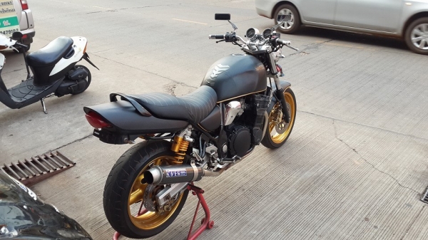 ขายคับ SUZUKI INAZUMA 400cc เสียสรรพสามิตรเรียบร้อยคับตัวจริงคับ หุ้มเคฟล่าทั้งคันดุๆ ทน ถึก มัน ....ราคา 55000 บาท ส่งได้ทั่วไทยคับ สนใจติดต่อ 081-0578282 pop bigbike sakonnakhon