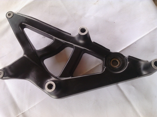 อามฟรีโน ยึดท้อล้อหลัง เดิมๆสีเดิมไม่ได้พนเกลียวไม่รุดดีทุกตัว