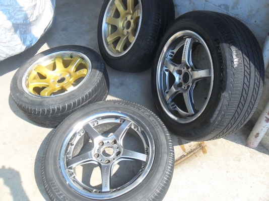 ล้อแม็ก 17นิ้ว 5รู114 พร้อมยาง215/55R17 ปี10 สวยๆ 4 ล้อ ราคา 5700 บาท