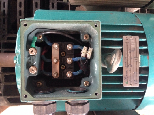 ขายมอเตอร์ BL motor 5 HP. 980 RPM. 380 V สภาพของใหม่เก่าเก็บ ไม่เคยใช้งาน พร้อมใช้ครับ