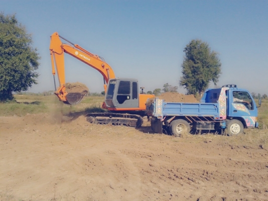 ขายhitachi 100-2 โซ่ดี เครื่องดี ไฟฟ้าครบ