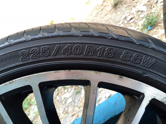 ขายด่วน แม็กซ์มือสอง พร้อมยาง\% YOKOHAMA 225/40R18 5x114