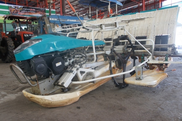 ขายรถดำนาเดินตาม 6 แถว