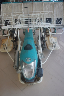 รถดำนาเดินตาม 6 แถว