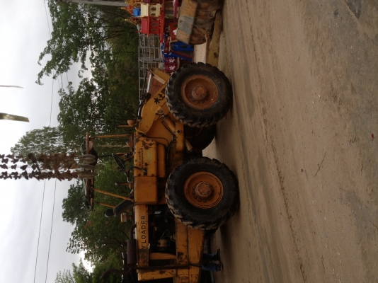 รถตัก รุ่น JH 30 b ยางใหม่ 4เส้น