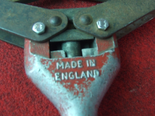 ขายรีเวทของอังกฤษใช้งานเบากว่าขาตะเกียบครับลดราคา  650บาท