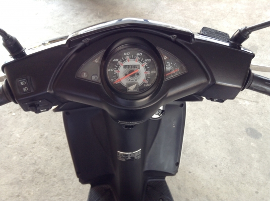 ขาย!!! ฮอนด้าคลิ๊ก รุ่นท็อปล้อแม็ก ปี50 รถเครื่องดีคับ ทะเบียนครบ ภาษีไม่หมด