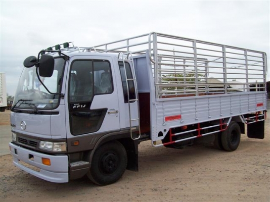 ให้เช่ารถรับจ้าง 6ล้อ 10ล้อ คอกสูงและเครนขนาด 3- 5 ตัน