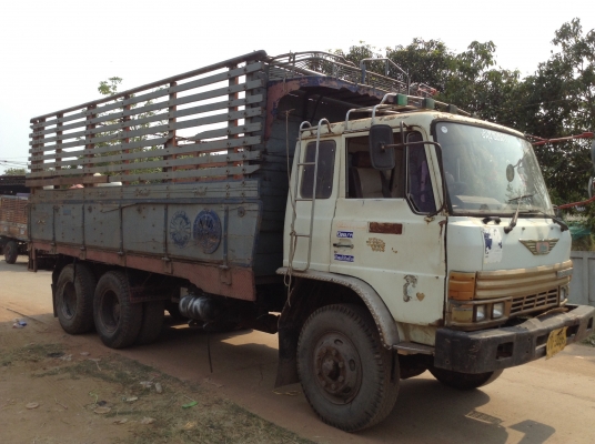 ขาย 10 ล้อเพลาเดียว KT925 คัสซีสวยจัด วางหัว F18 เครื่อง EH700 168 HP ปั้มลม ช่วงล่างใหญ่ลูกหมากร้อย เบรคทิฟฟี่ ยางเต็ม ทะเบียนเต็มพร้อมโอน