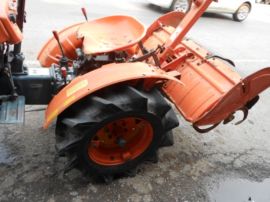 ขายถูกรถไถคูโบต้า รุ่น B6000 4WDเก่านอก คันนี้มาใหม่คับขายถูกๆ