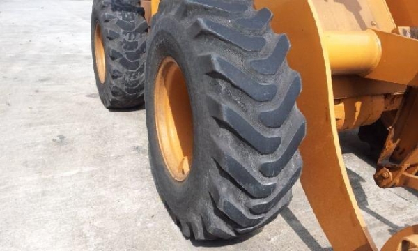 KOMATSU 510 (กรองเดี่ยว)รถตักเก่านอกนำเข้า พร้อมใช้งาน ติดต่อ 098-246-3778 น๊อค ครับ KOMATSU 510 (กรองเดี่ยว)รถตักเก่านอกนำเข้า พร้อมใช้งาน ติดต่อ 098-246-3778 น๊อค ครับ