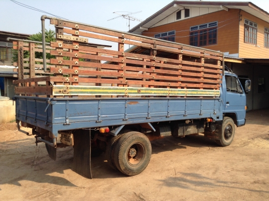 ขาย 6 ล้อ NPR 115 ห้างแท้ คัสซีสวยตลอดเส้น  เครื่อง 4BD1 115 HP เฟืองท้าย F เฟือง 6 เกียร์สั้น ทะเบียนเต็มพร้อมโอน