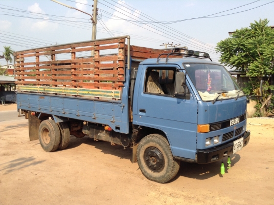 ขาย 6 ล้อ NPR 115 ห้างแท้ คัสซีสวยตลอดเส้น  เครื่อง 4BD1 115 HP เฟืองท้าย F เฟือง 6 เกียร์สั้น ทะเบียนเต็มพร้อมโอน